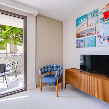 Διαμέρισμα With Balcony Shared Pool Near Beach Gümbet