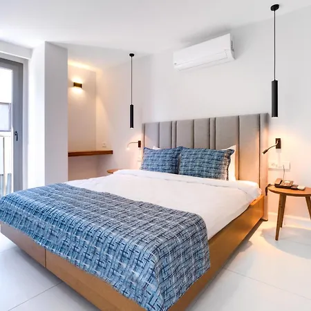 Apartmán With Balcony Shared Pool Near Beach *